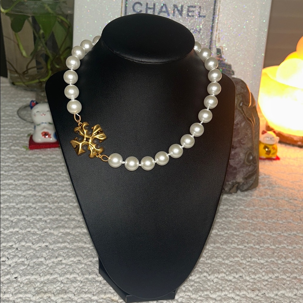 Tory Burch Pearl and Gold Necklace